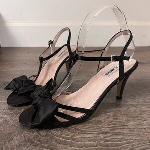 Steve Madden Gramicy Satin Bow Formal T-Strap Heels Sandals Black Size 10M
